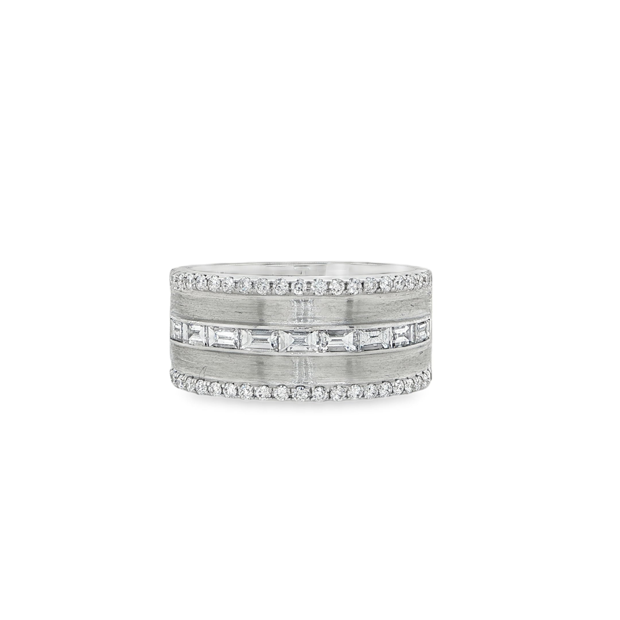 BAGUETTE & PAVÉ DIAMOND RING