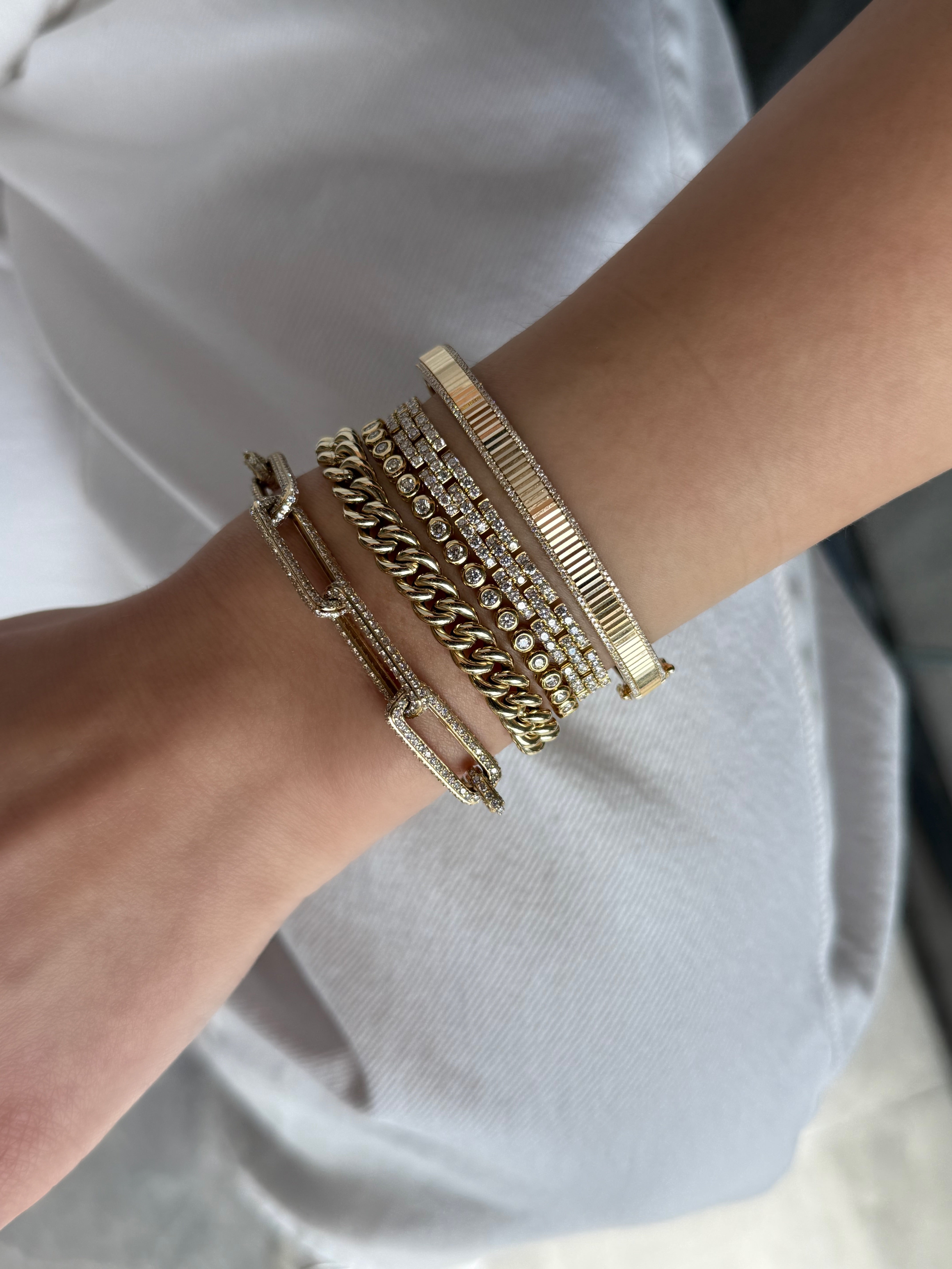 TEXTURED DIAMOND BANGLE