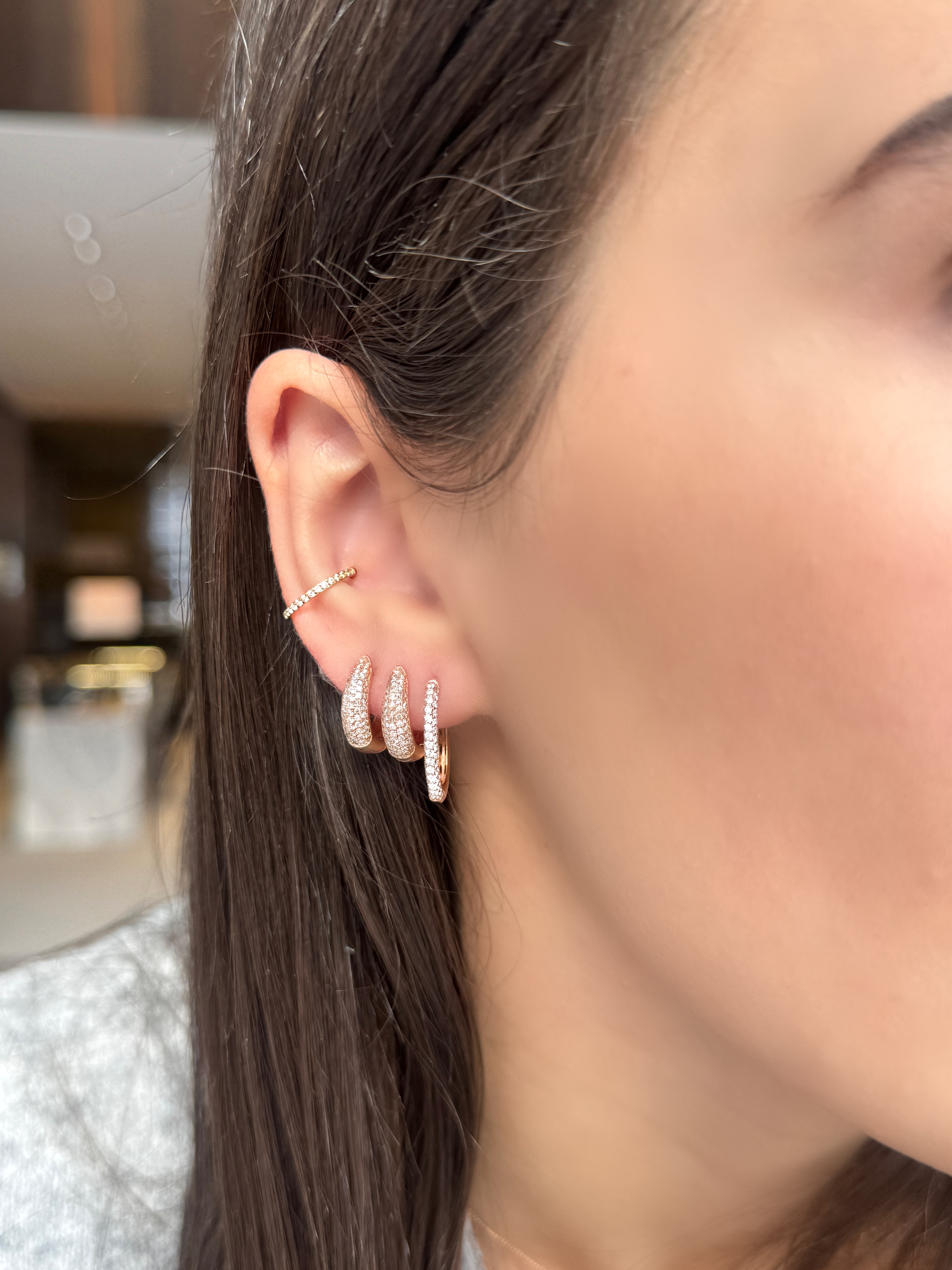 DIAMOND PAVÉ HUGGIES