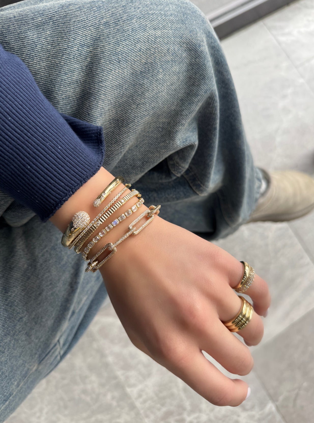 TEXTURED DIAMOND BANGLE