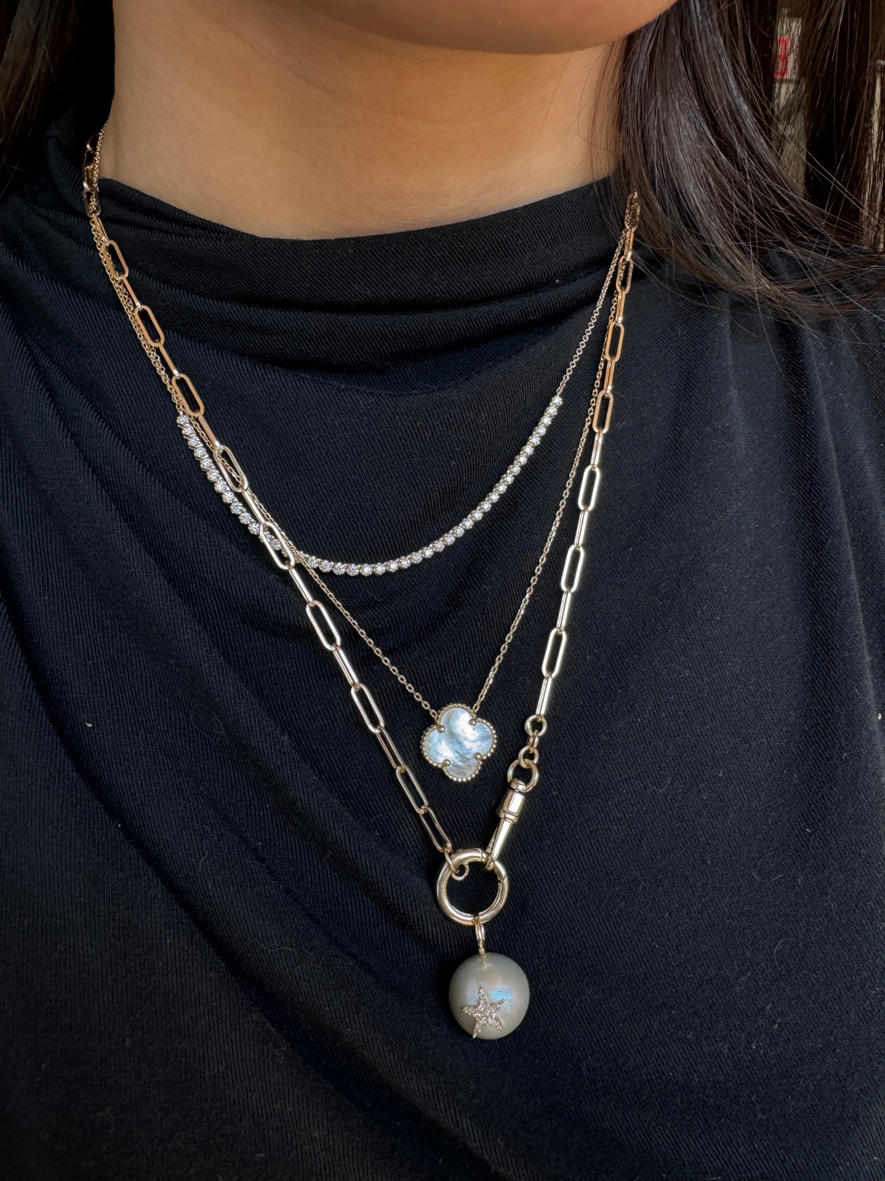 MOTHER OF PEARL CLOVER NECKLACE