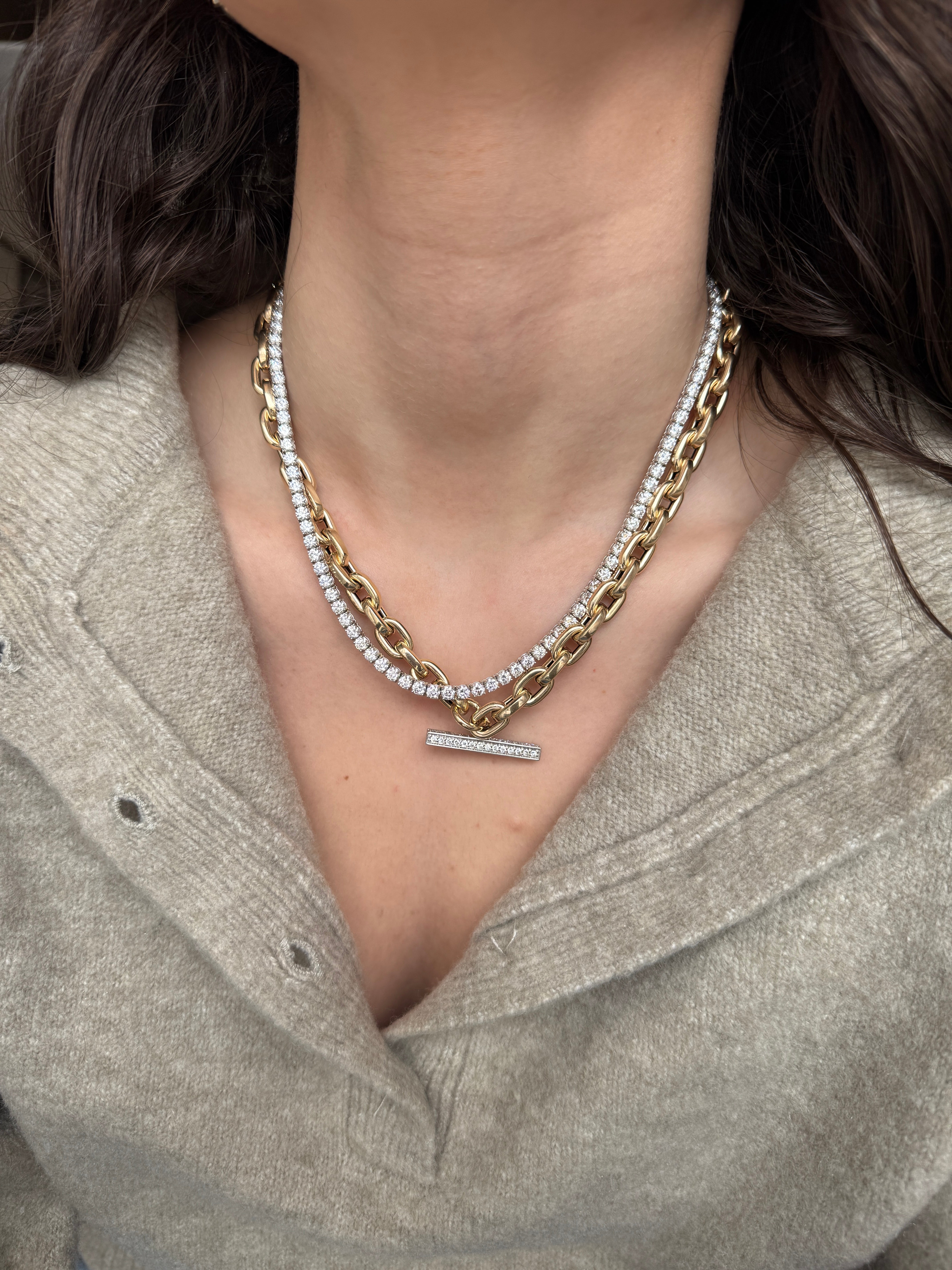 OVAL LINK CHAIN WITH DIAMOND TOGGLE