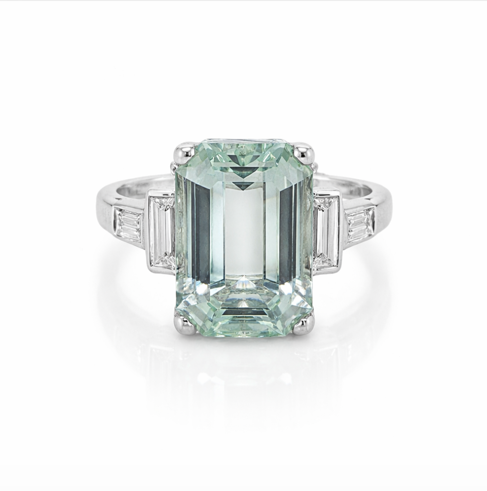 AQUAMARINE & DIAMOND RING