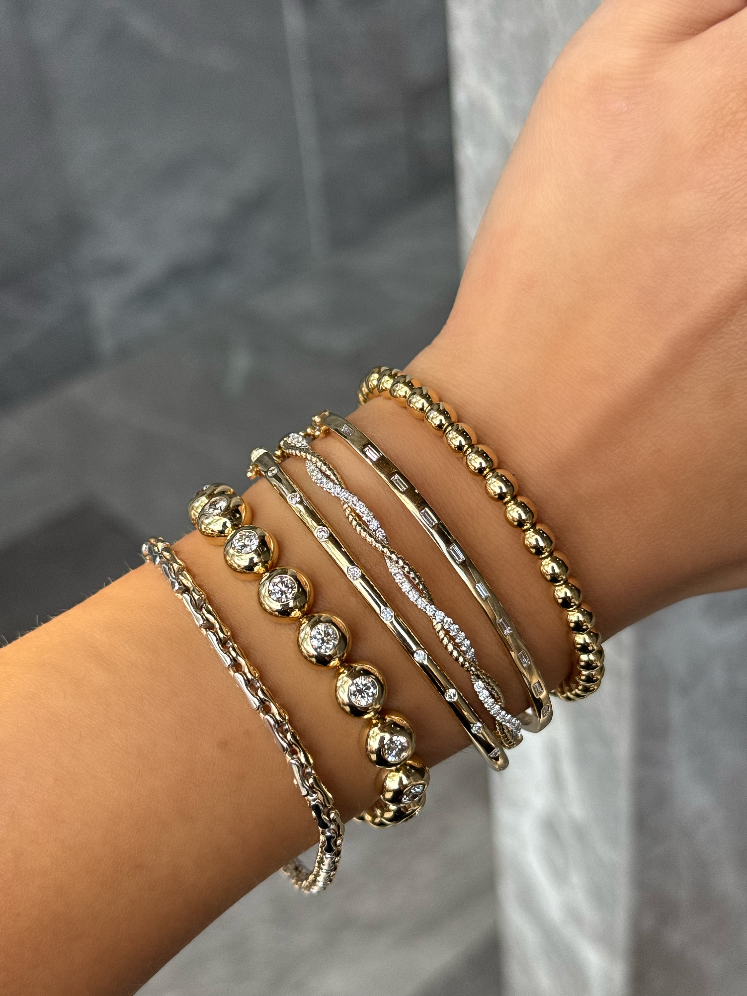 BAGUETTE DIAMOND BANGLE