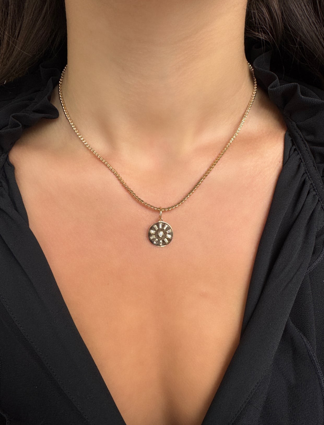 BAGUETTE DIAMOND DISC CHARM