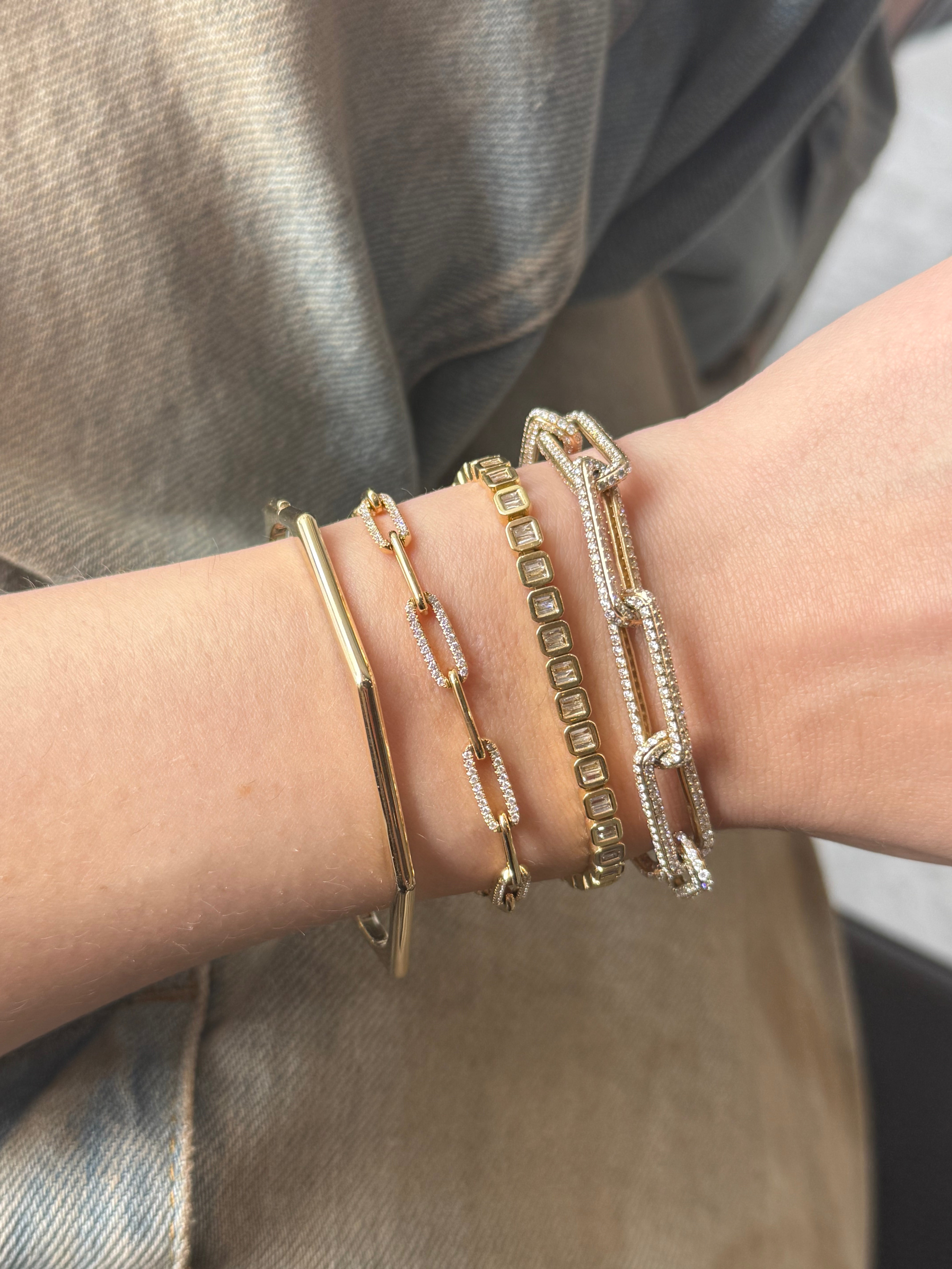 DIAMOND BAGUETTE CUT BEZEL SET BRACELET