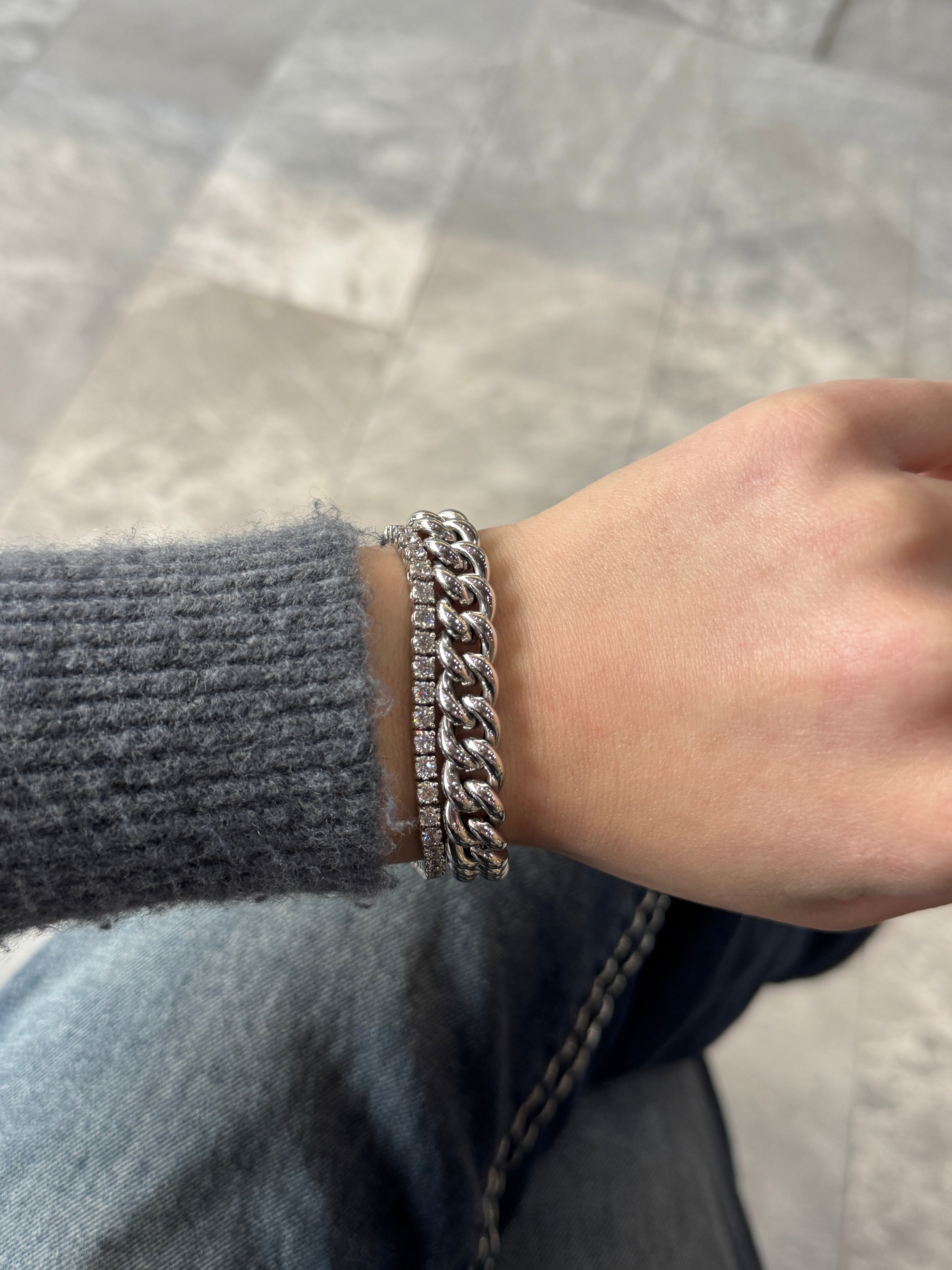 CURB LINK BRACELET
