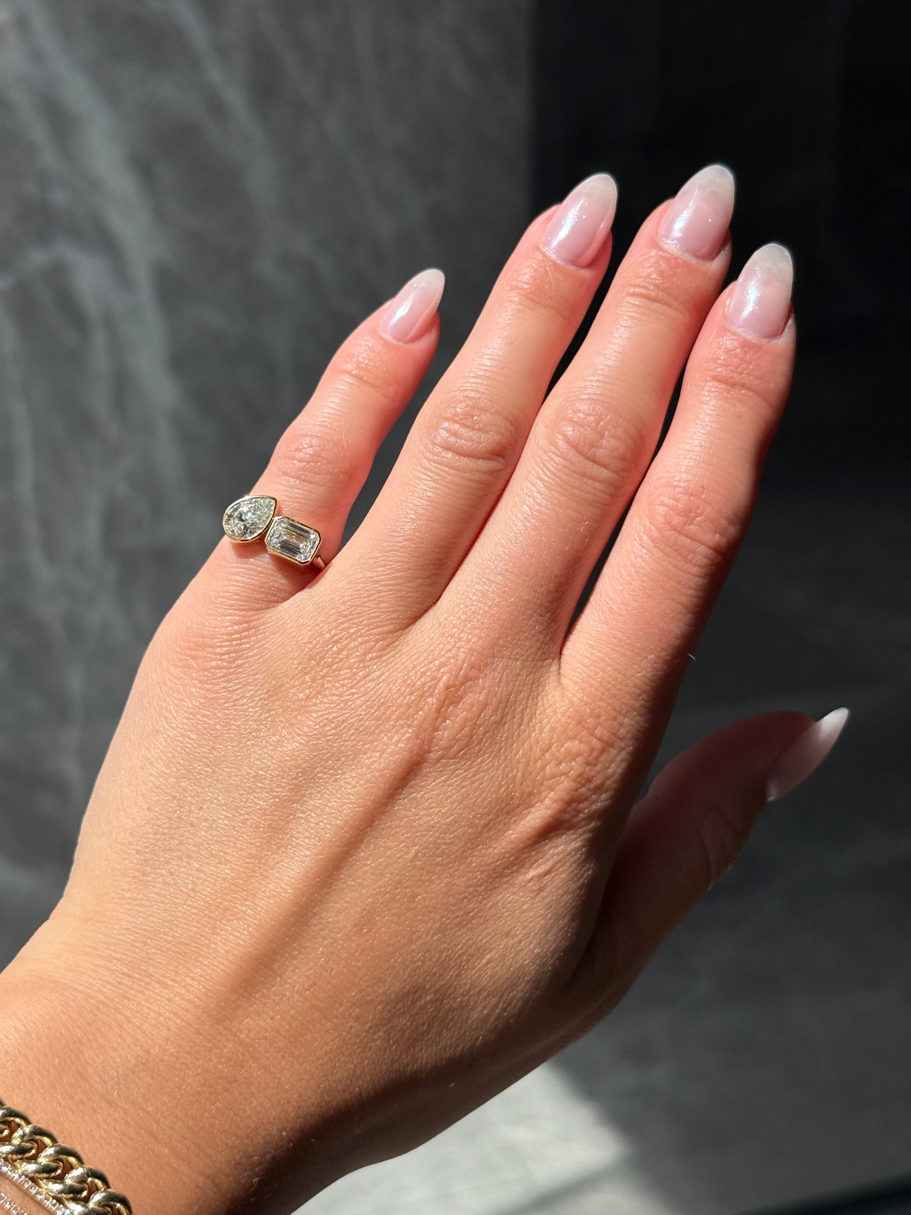 LAB TOI ET MOI PEAR & EMERALD DIAMOND PINKY RING