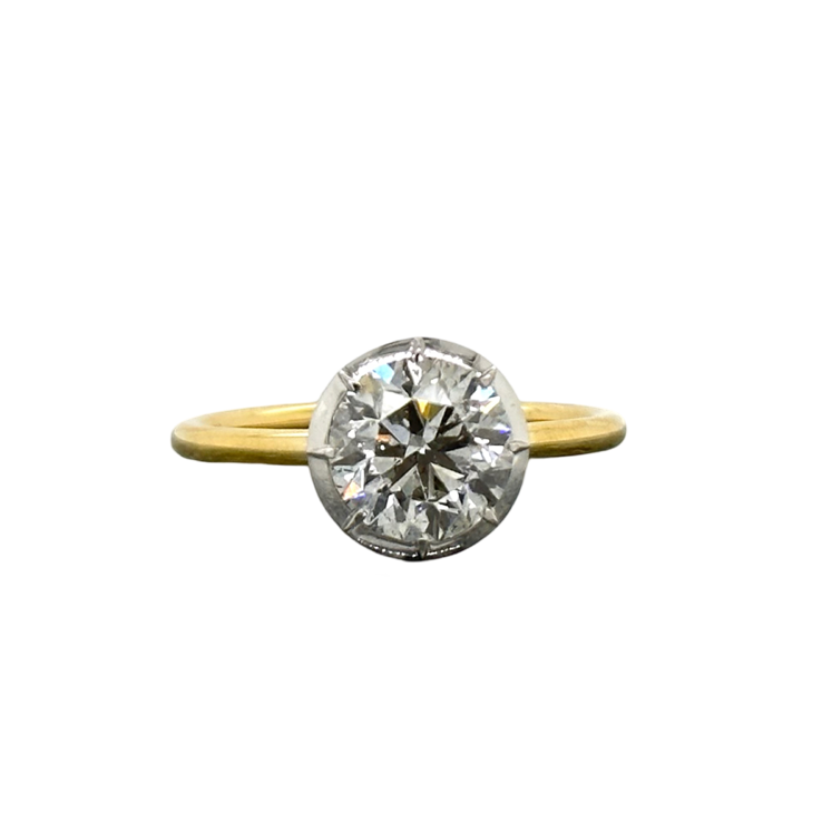 8 CLAW ROUND DIAMOND BEZEL RING