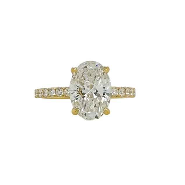 OVAL DIAMOND RING