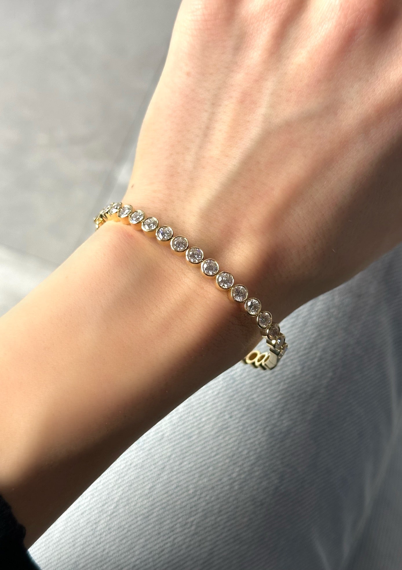 LAB GROWN DIAMOND BEZEL BANGLE