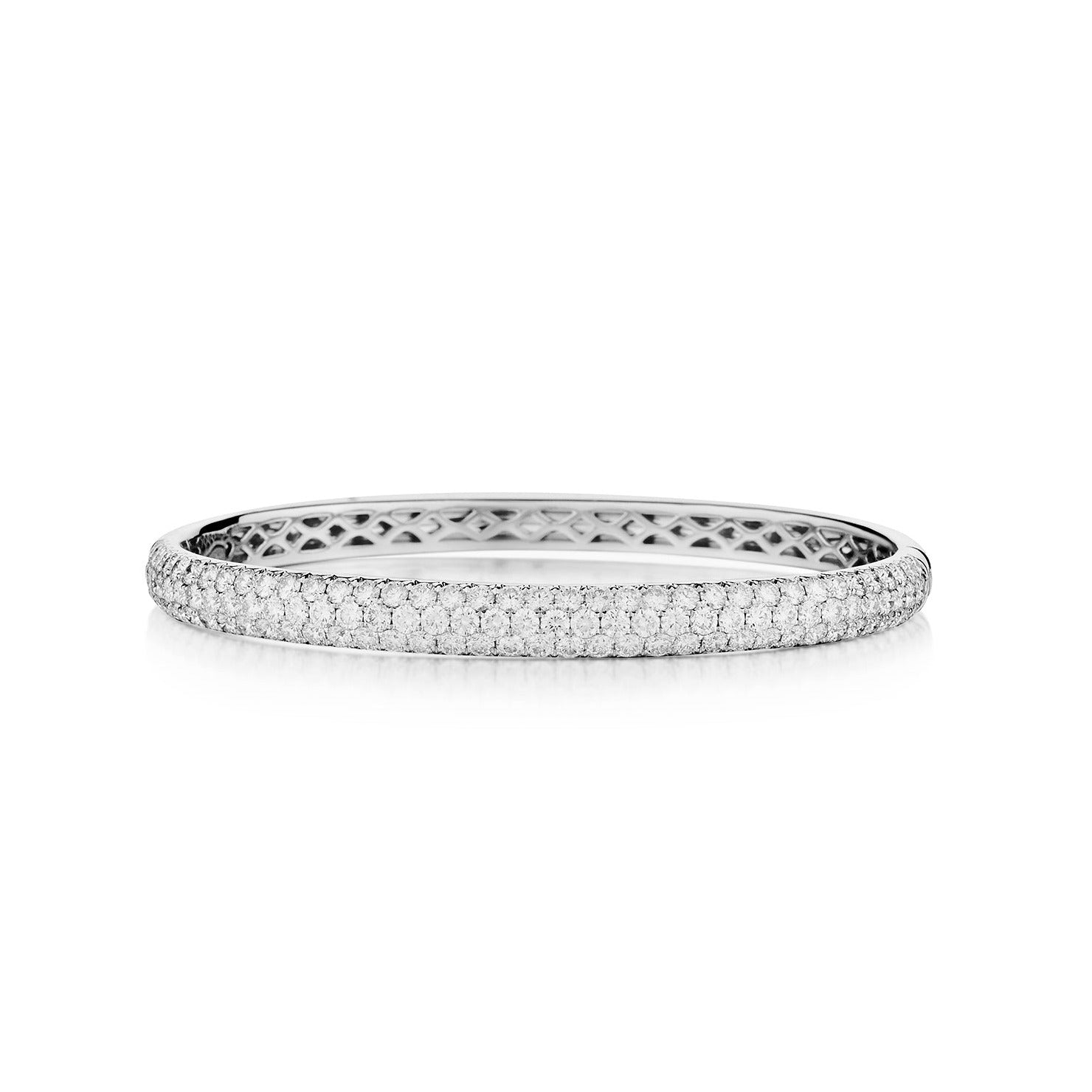 PAVÉ DIAMOND BANGLE