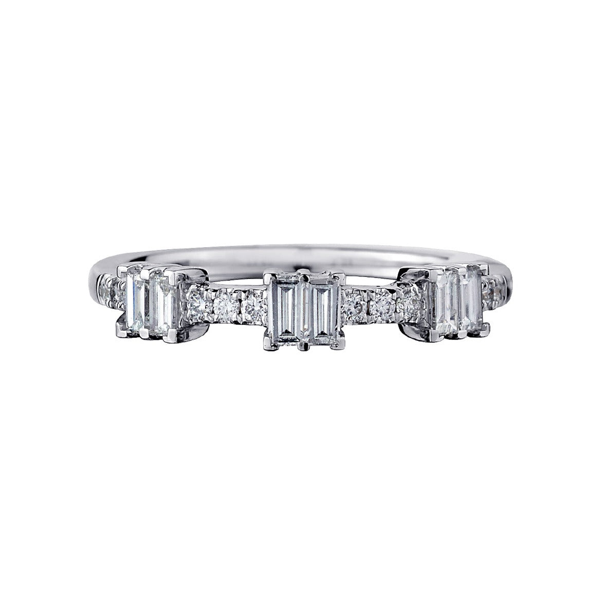 BAGUETTE & ROUND CUT DIAMOND