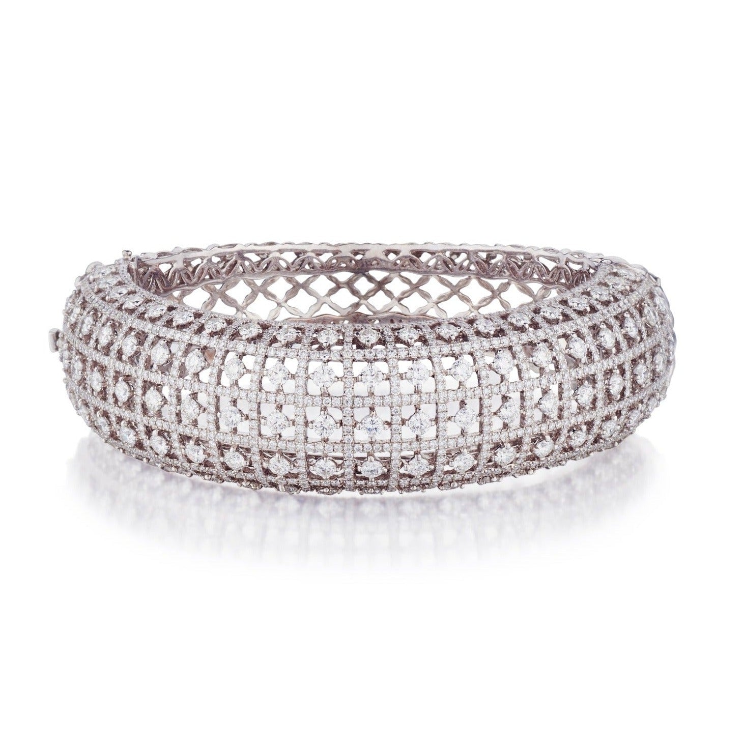 DIAMOND DOMED BANGLE